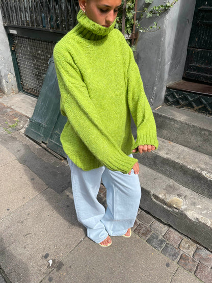 Oversized turtleneck – Lime Green